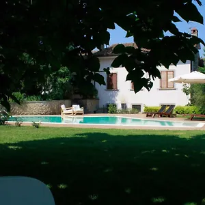 https://la-taverna-fra-le-colline.it-tuscanyhotel.com